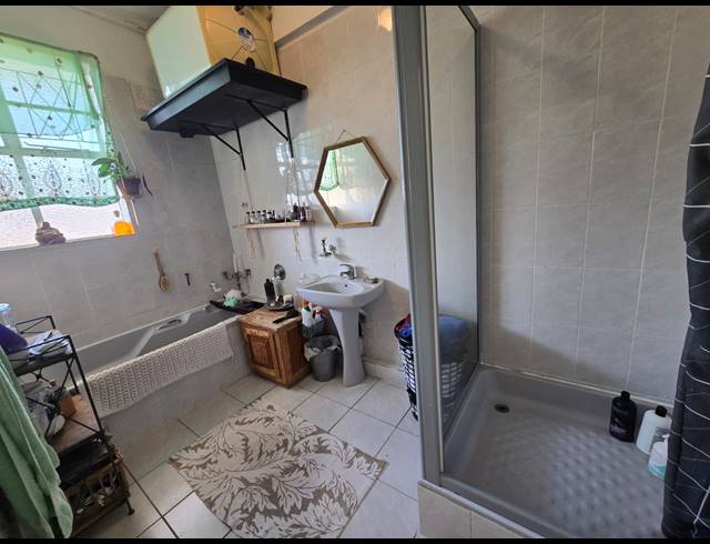 1.5 BEDROOM FLAT FOR SALE IN GLENWOOD